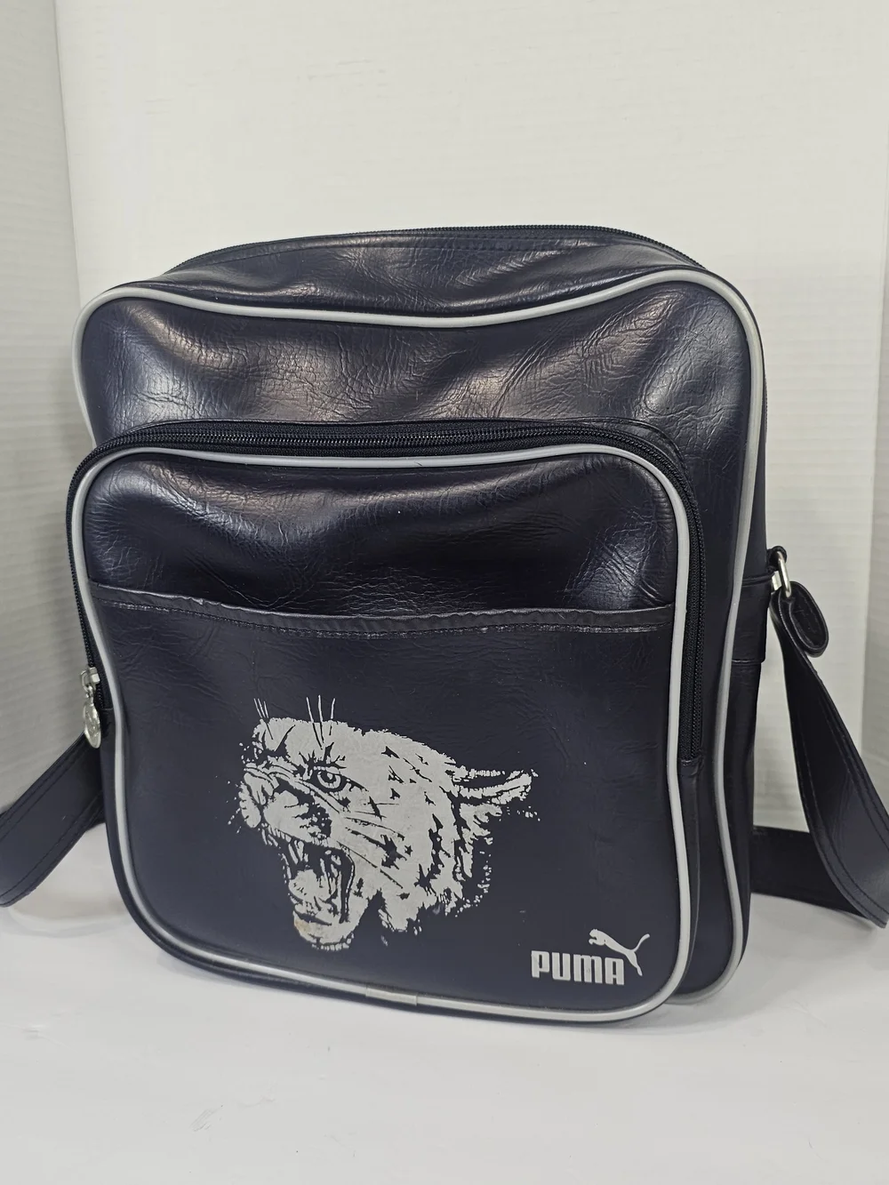 VTG PUMA Crossbody Bag Navy Blue 90’s Y2K Retro Vinyl Puma Logo